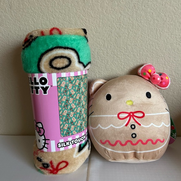 Hello Kitty Gingerbread Bundle - Picture 1 of 7